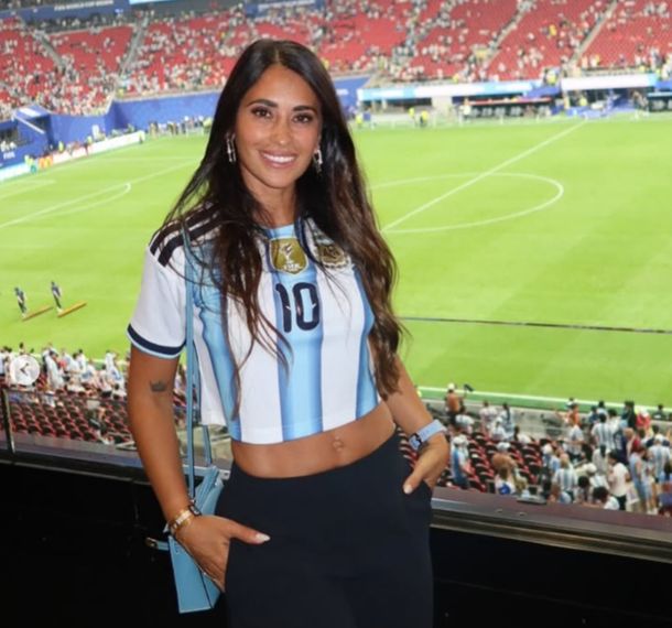 Antonela Roccuzzo celebró la victoria de Argentina ante Egipto con una tierna foto junto a sus hijos