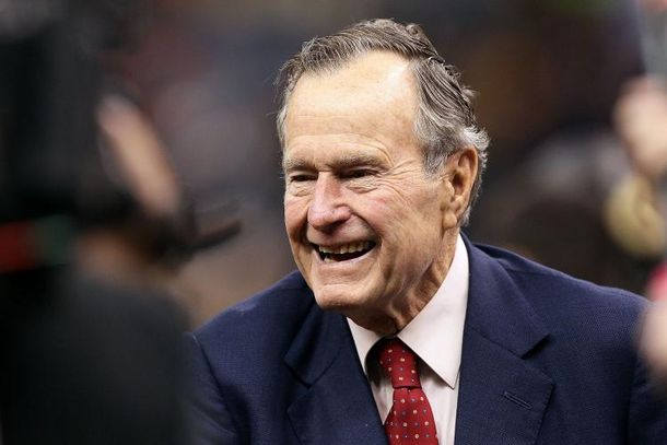 George H.W. Bush tiene 92 años