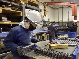 El Índice de Volumen Físico de la Industria Manufacturera (IVFIM) del INE fue del 2,7% en septiembre. El Índice de Volumen Físico de la Industria Manufacturera (IVFIM) del INE fue del 2,7% en septiembre.