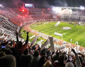 Polémica: una empresa de transporte ofreció entradas para la final de Libertadores sin tenerlos
