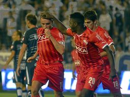 con un gran primer tiempo, independiente le gano a quilmes con un gran primer tiempo, independiente le gano a quilmes