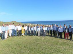 Alberto Fernández abogó por un país federal y más igualitario luego de su reunión con intendentes