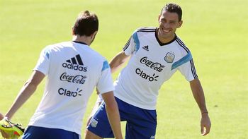 sorpresa: maxi rodriguez fue el reemplazante de agüero en la practica sorpresa: maxi rodriguez fue el reemplazante de agüero en la practica