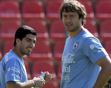El capitán uruguayo habló de indignación e impotencia tras la sanción a Suárez