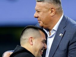 el gesto politico de chiqui tapia hacia riquelme en la ultima asamblea de afa el gesto politico de chiqui tapia hacia riquelme en la ultima asamblea de afa