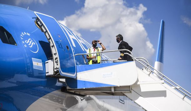 Aterrizó en China el vuelo que traerá un millón de dosis de la vacuna Sinopharm