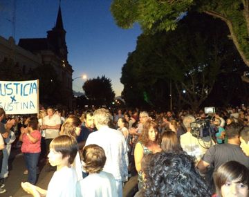 Marcha de los vecinos en reclamo de justicia. Foto Gentileza ABC Saladillo.
