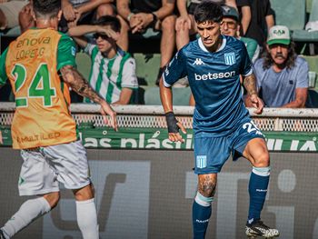 Racing se impuso por 2-0 ante Banfield con goles de Di Cesare y Maravilla Martínez