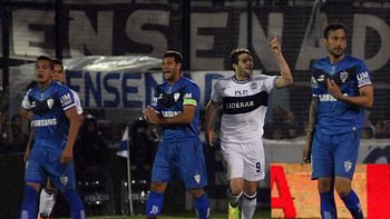 gimnasia volvio a ganar y profundizo la crisis de un velez sin respuestas gimnasia volvio a ganar y profundizo la crisis de un velez sin respuestas