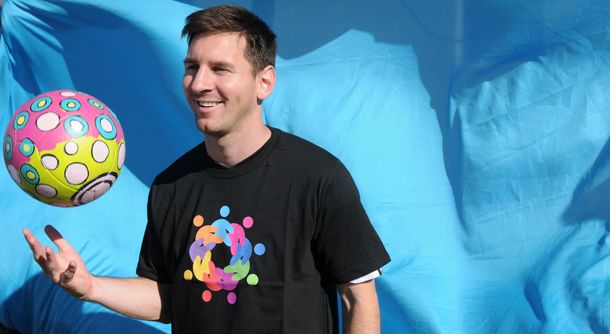 Messi y Di María se suman al himno solidario del Mundial: mirá el video