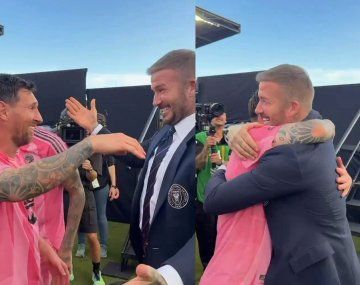 Lionel Messi y David Beckham se estrecharon en un gran abrazo tras la coronación de Inter Miami.