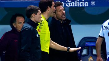 el repudiable gesto de simeone con el nino torres inconsciente en la cancha el repudiable gesto de simeone con el nino torres inconsciente en la cancha
