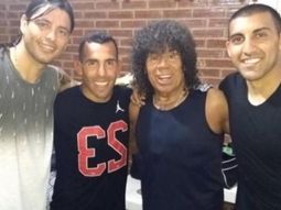 La Mona Jiménez con Tevez y Wancope Abila - Crédito: Instagram&nbsp;tevezoficial