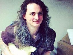 Se bañó en kerosene y se encendió fuego Se bañó en kerosene y se encendió fuego