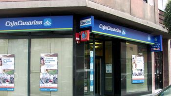 pensaron que los cajeros regalaban plata pero era falso pensaron que los cajeros regalaban plata pero era falso