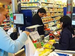 Cuánto es el sueldo mínimo de empleado de comercio