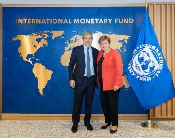 Una comitiva del FMI llega a Argentina para revisar el acuerdo