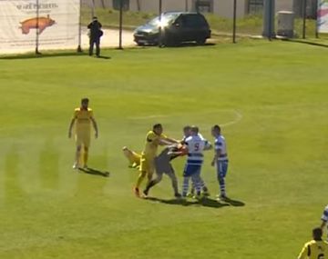 El árbitro Rodriguez terminó en el hospital