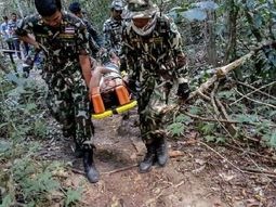 Quiso sacarse una selfie con un cocodrilo y la mordió Quiso sacarse una selfie con un cocodrilo y la mordió