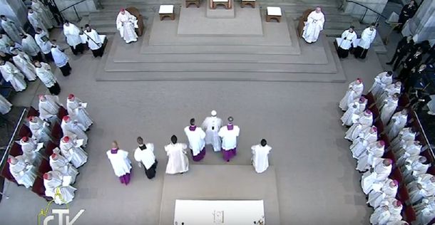 Seguí en vivo la primera misa en EE.UU. del papa Francisco en español