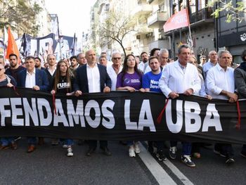 Sigue la lucha de docentes y no docentes universitarios.