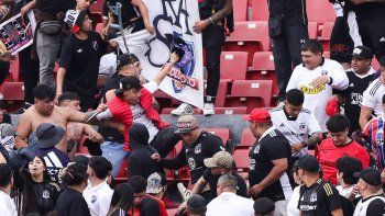 violencia en el futbol de chile: enfrentamiento entre facciones de la barra de colo colo violencia en el futbol de chile: enfrentamiento entre facciones de la barra de colo colo