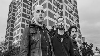 el guitarrista del indio lanza su nuevo proyecto musical: asi nacio la mono el guitarrista del indio lanza su nuevo proyecto musical: asi nacio la mono