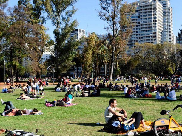 Inesperado clima en Buenos Aires: hasta cuándo seguirá el calor