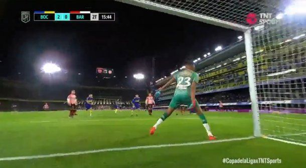 La actitud del arquero de Barracas Central en el gol de Boca que causó polémica