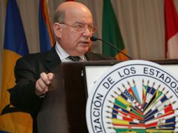 la oea coincide con el pais y califica de insolita la decision de griesa la oea coincide con el pais y califica de insolita la decision de griesa