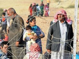 Perseguidos por el Estado Islámico, 60 mil kurdos huyeron de Siria a Turquía