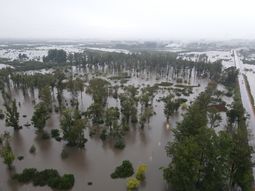 Las inundaciones en distintos puntos del país preocupan al agro en plena zafra. Las inundaciones en distintos puntos del país preocupan al agro en plena zafra.