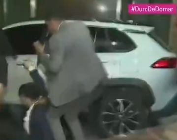 Marra se retiró a las corridas  por los manifestantes y protagonizó un blooper