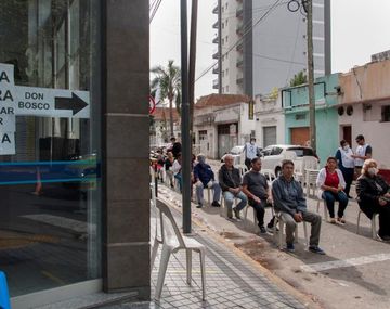 Cobro de jubilaciones. (Foto: NA)