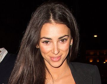 Georgia Salpa, un poco descuidada con su escote