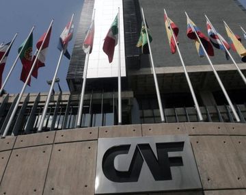 La CAF aprobó crédito puente para que Argentina no caiga en default con el FMI