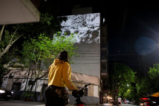 Día de la Lealtad: la Ciudad se llenó de proyecciones sobre los edificios