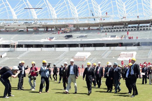 Escracharon al Secretario General de la FIFA en Brasil