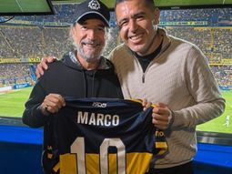marco antonio solis vio a boca y fue homenajeado por riquelme: usted es el idolo de mi mama marco antonio solis vio a boca y fue homenajeado por riquelme: usted es el idolo de mi mama