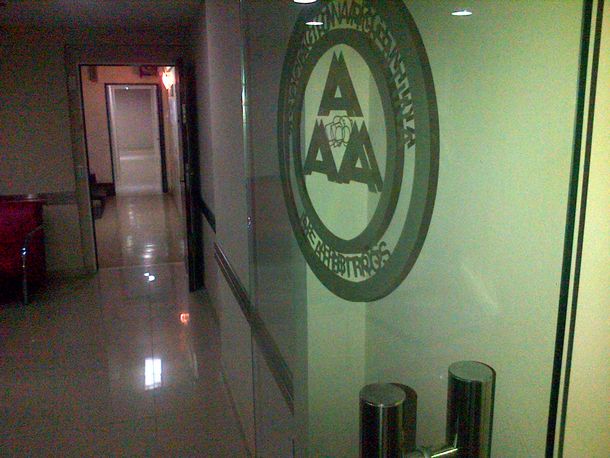 Acusan por millonaria evasión fiscal a la Asociación de Árbitros