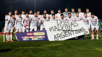 argentinos jrs tambien mostro la bandera de las malvinas son argentinas en el arranque del torneo clausura argentinos jrs tambien mostro la bandera de las malvinas son argentinas en el arranque del torneo clausura