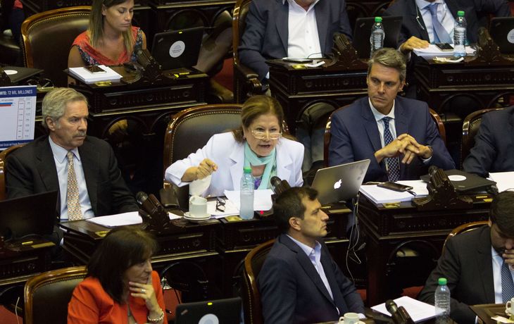 La oposición no logra bajar la sesión y la reforma jubilatoria se discute en Diputados