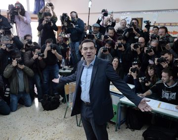 El Gobierno felicitó a Tsipras por su triunfo en las elecciones de Grecia
