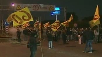 colectiveros de la linea 60 ya cortaron el puente la noria colectiveros de la linea 60 ya cortaron el puente la noria