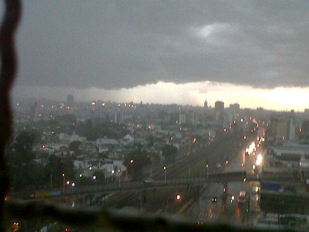Rige un alerta por fuertes vientos en la Capital Federal