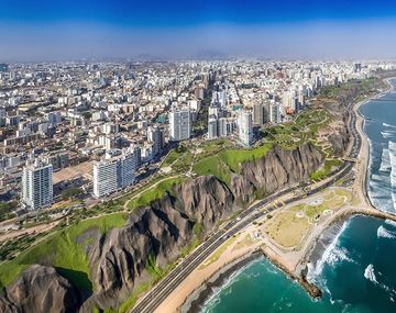 Un fuerte sismo sacude Lima y la costa central de Perú