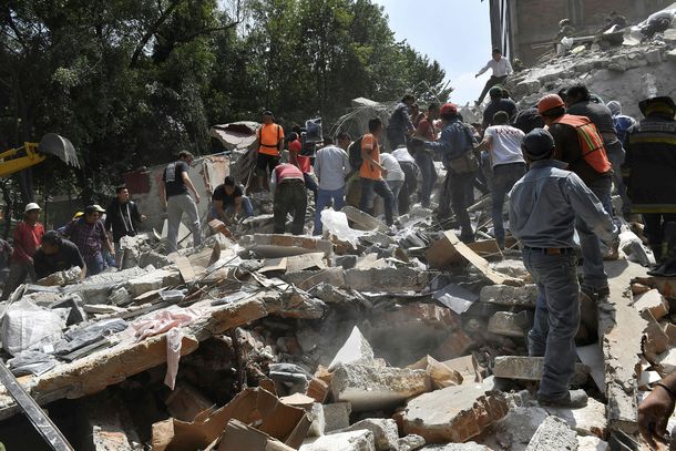 Terremoto En México Son 217 Los Muertos Por La Catástrofe Mientras