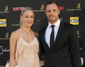 Oscar Pistorius y su novia.