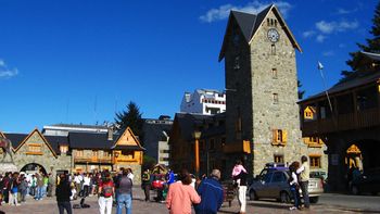 preparan una barra de chocolate de 200 metros en bariloche preparan una barra de chocolate de 200 metros en bariloche
