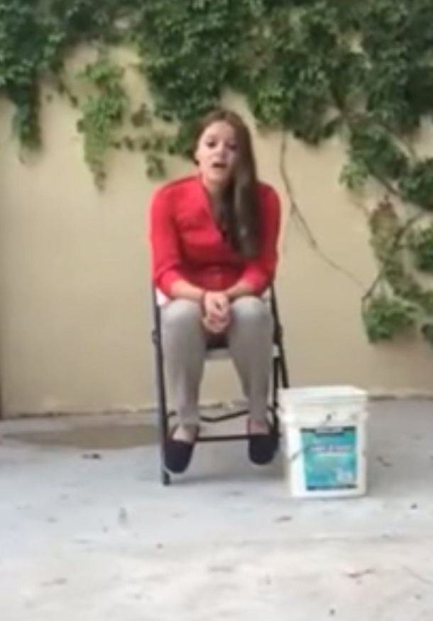 Desafío al desafío: una chica reta a todos los que quieran participar del  #IceBucketChallenge